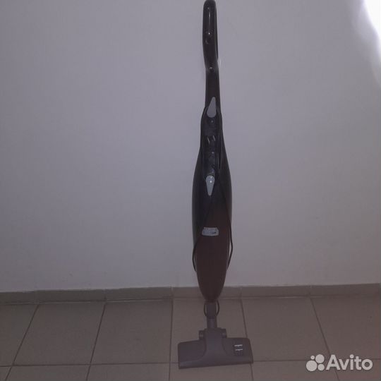 Вертикальный пылесос Vitek VT-8104 вк