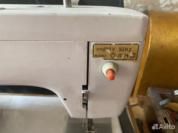 Швейная машина Singer