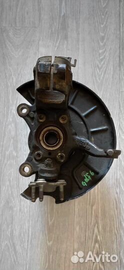 Поворотный кулак правый передний Volkswagen Golf 6