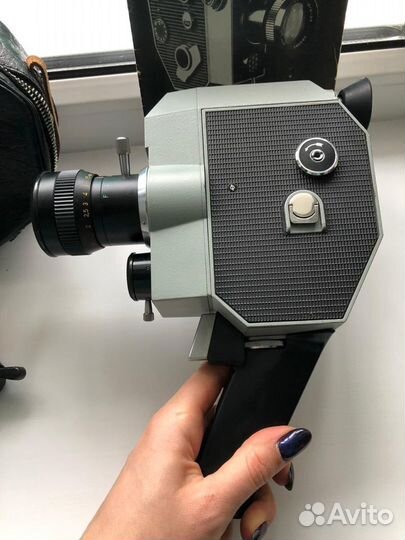 Любительский киносъемочный аппарат