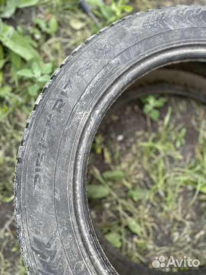 Nokian Tyres Hakkapeliitta 8 215/55 R17