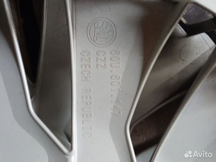 Колпак колесный skoda rapid r15