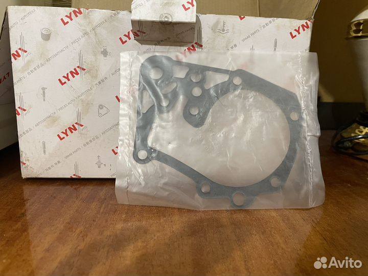 Водяной насос (помпа) на Рено Сандеро