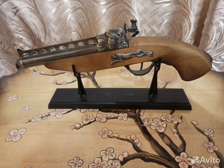 Зажигалка настольная