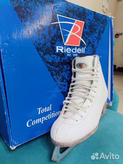 Фигурные коньки riedell