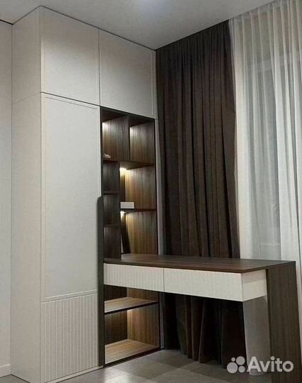 Рабочая зона со шкафом