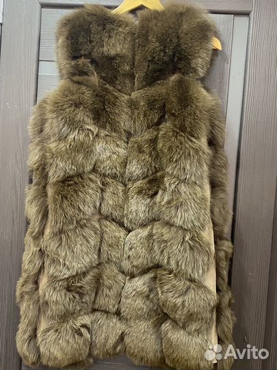 Меховая жилетка из песца