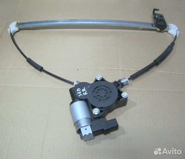 Стеклоподъемник электро задней R двери Mazda 3