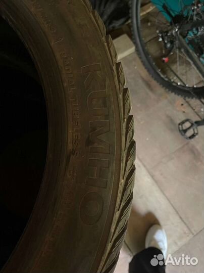 Kumho WinterCraft Ice WI31 235/45 R18