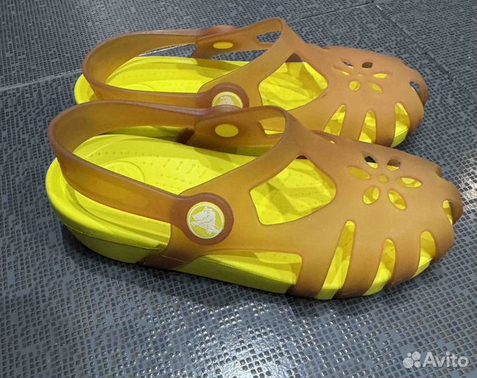 Сандалии Crocs