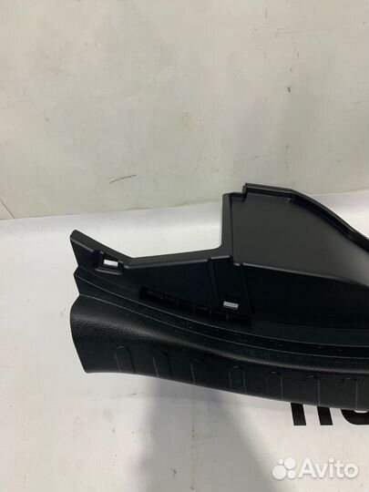 Накладка задней панели Toyota Rav4 A40 3ZR 2018