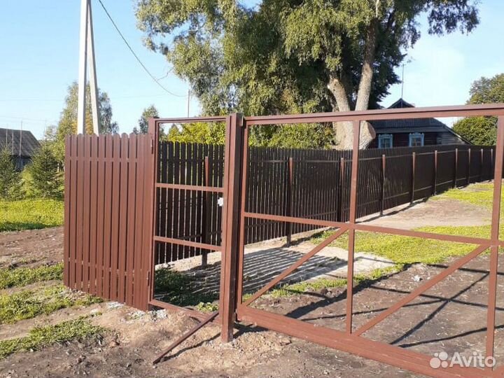 Заборы из профнастила с оцинкованным покрытием