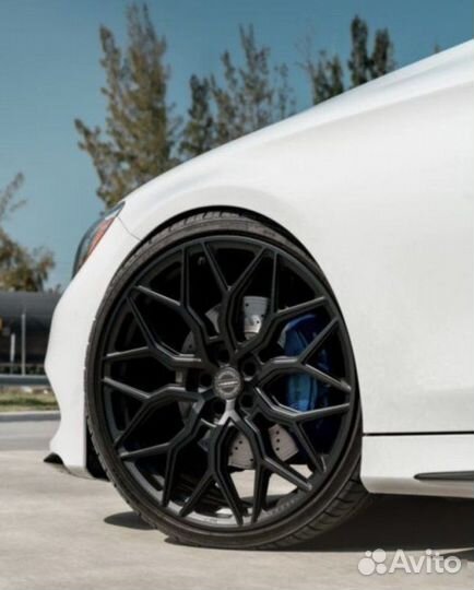 Кованые диски в стиле Vossen для Mercedes c217 R22