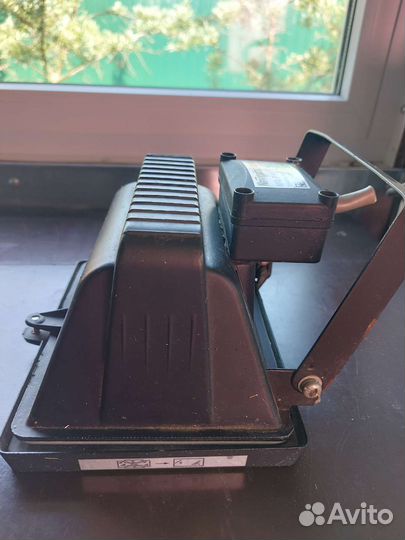 Прожектор галогеновый