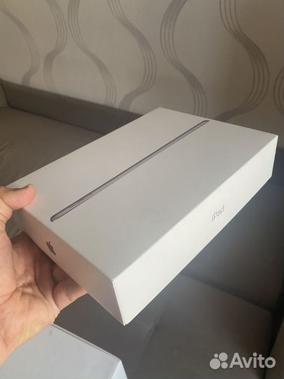 Коробка от iPad 5 поколения 32gb