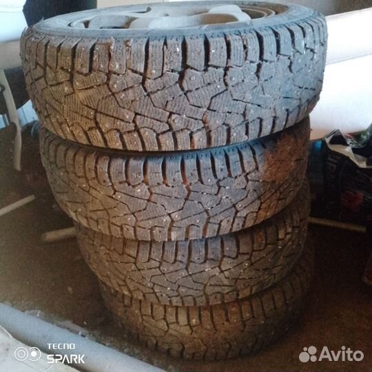 Pirelli Winter Ice Zero 185/60 R14 27