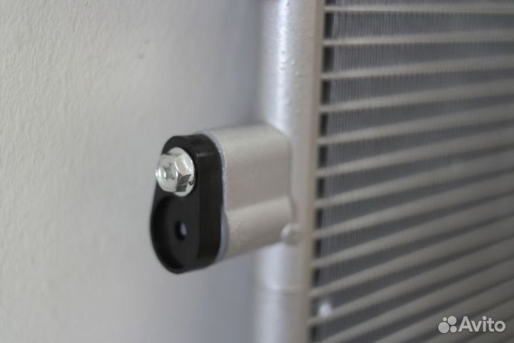 Радиатор кондиционера Рено Логан 05