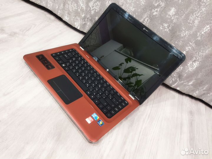 Красивый ноутбук Hp с двумя видеокартами