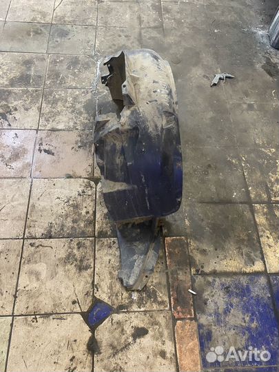 Продам подкрылок шевролет лачетти хэтчбэк