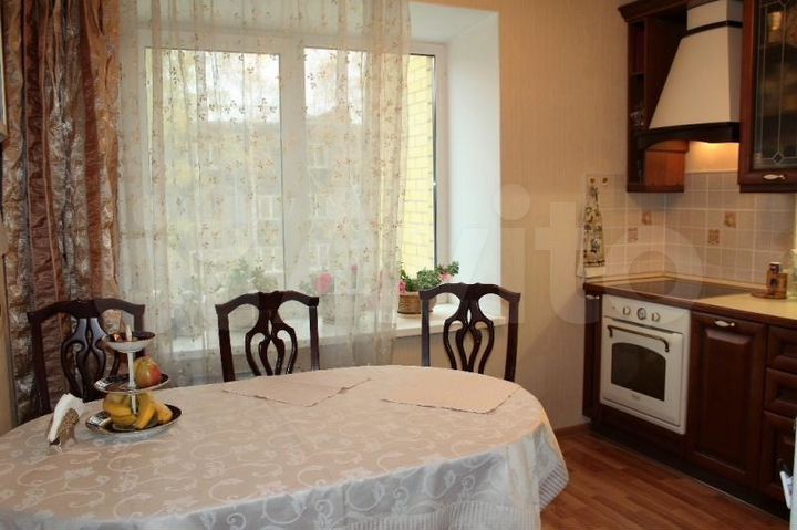 3-к. квартира, 80 м², 4/10 эт.