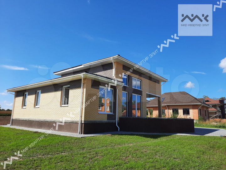 Коттедж 235 м² на участке 16 сот.