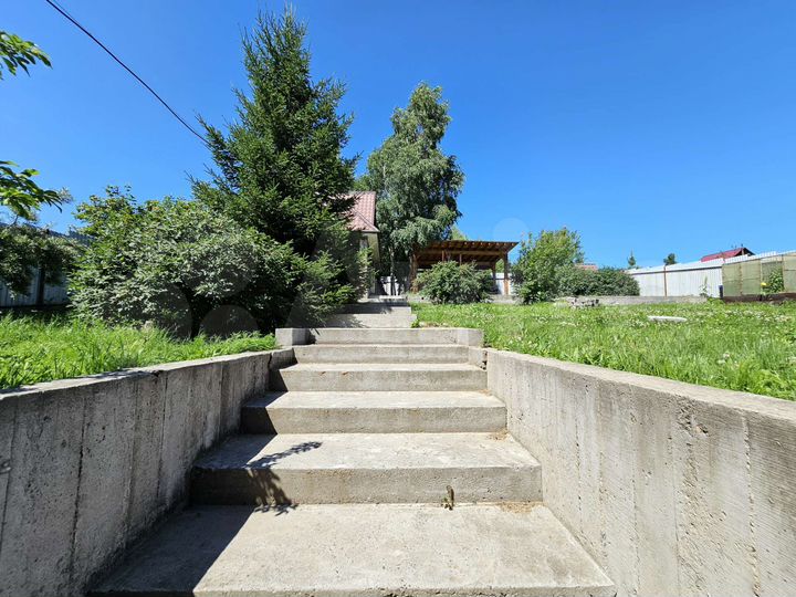 Дом 274 м² на участке 9,8 сот.