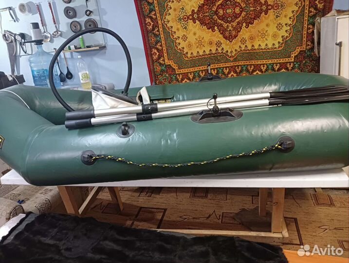 Лодка надувная резиновая весельная