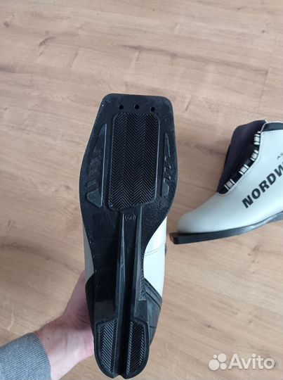 Лыжные ботинки