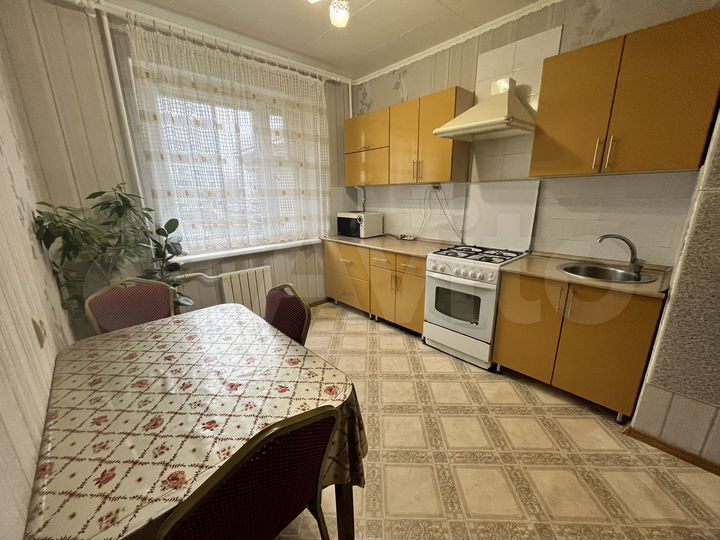 3-к. квартира, 81 м², 1/9 эт.