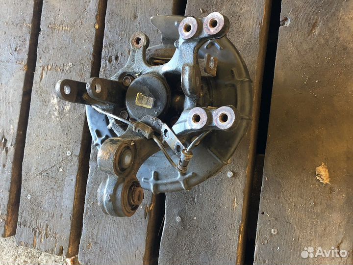 Кулак задний левый 2WD Kia Sportage III. IX35