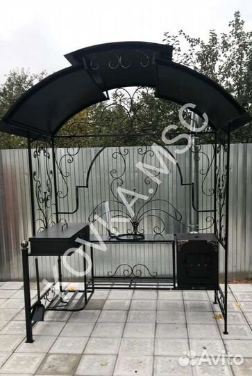 Мангал с крышей