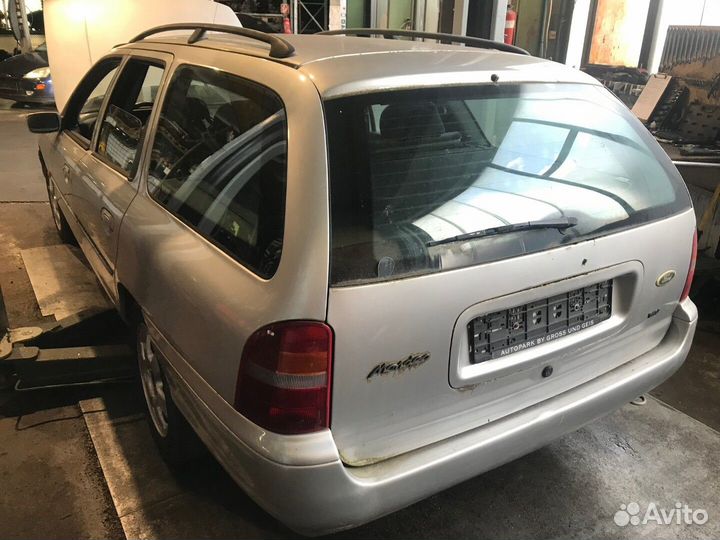 Разбор на запчасти Ford Mondeo 1 1993-1996