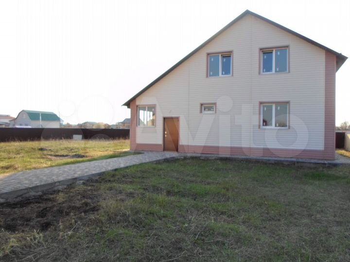 Коттедж 183 м² на участке 14 сот.