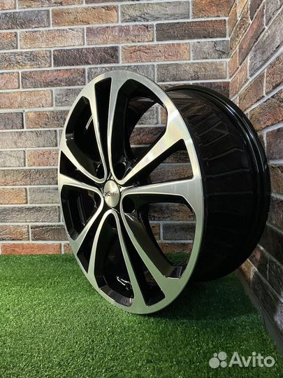 Литые диски R17 5x114.3