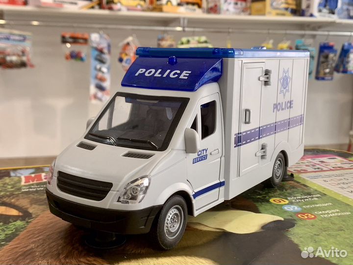 Инерционная машинка Полиция свет/звук 27 см
