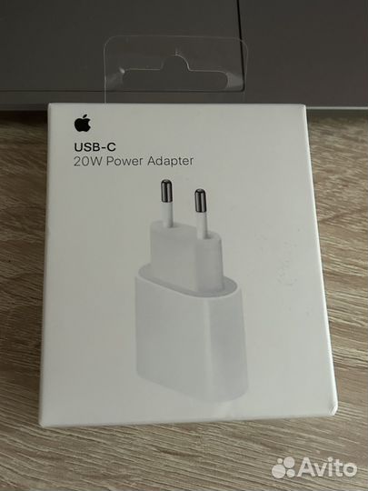 USB-C power adapter 20w Apple