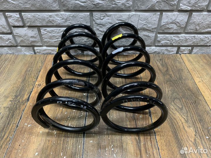 Land Cruiser Prado 150 Пружина задняя LH RH