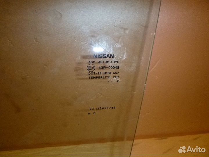 Стекло двери задней правой nissan juke (F15) 2011