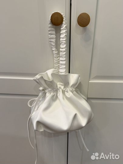 Сумка из атласа All We Need вечерняя