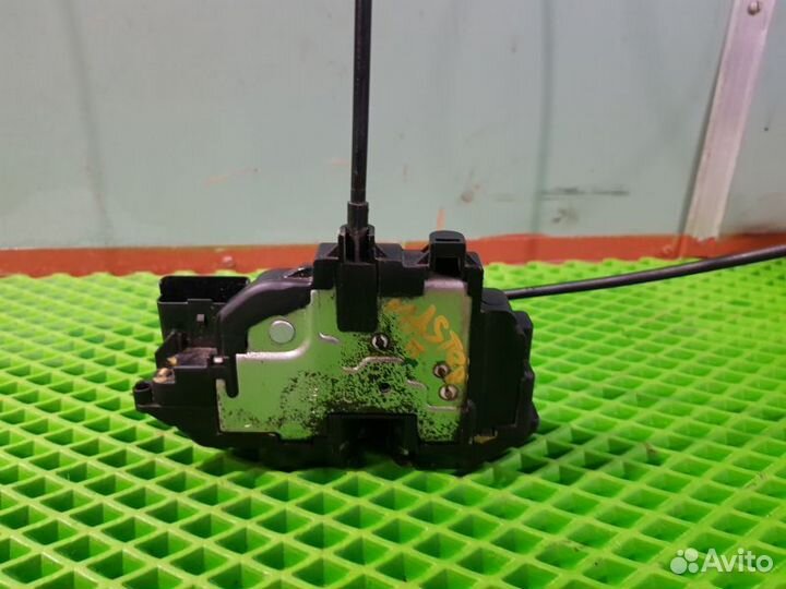 Замок двери передний левый Renault Master 3