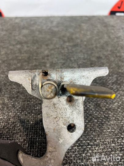 Замок капота передний Bmw 3 E90