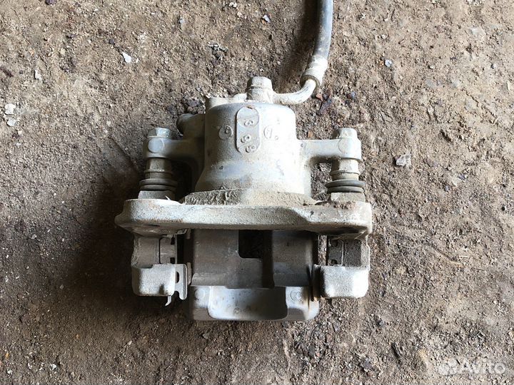 Toyota rav 4 Суппорт