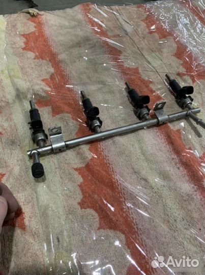 Топливная рампа Opel Astra J A16XER 2009-2012