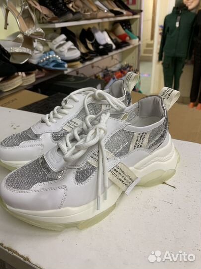 Кроссовки женские 36 размер