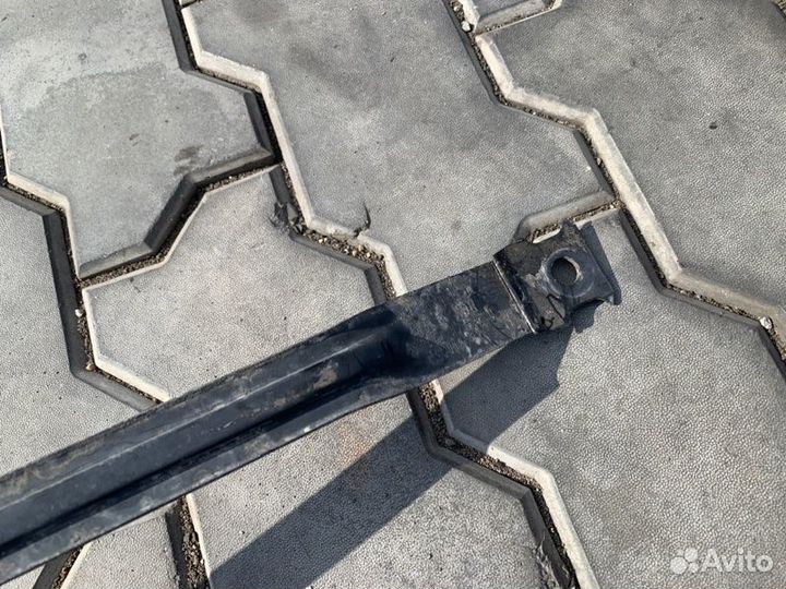 Крепление топливного бака Audi Q7 4LB BAR 2006