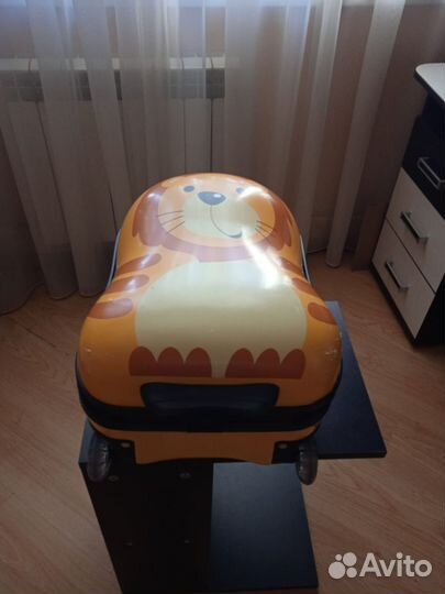 Чемодан на колесах детский