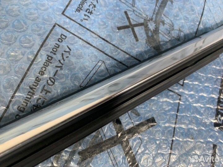 Накладка стекла задняя правая Toyota Camry 2017