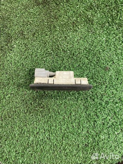 Кнопка открывания багажника Nissan Primera p12