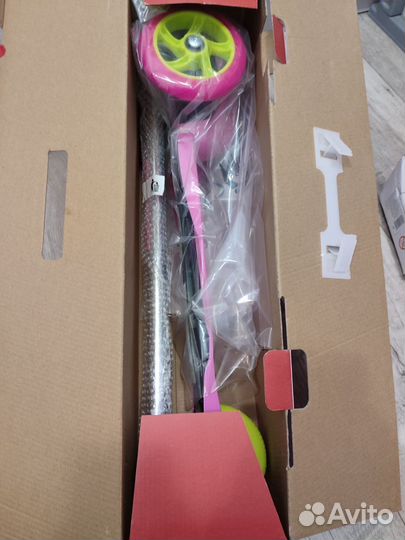 Самокат трёхколёсный детский новый