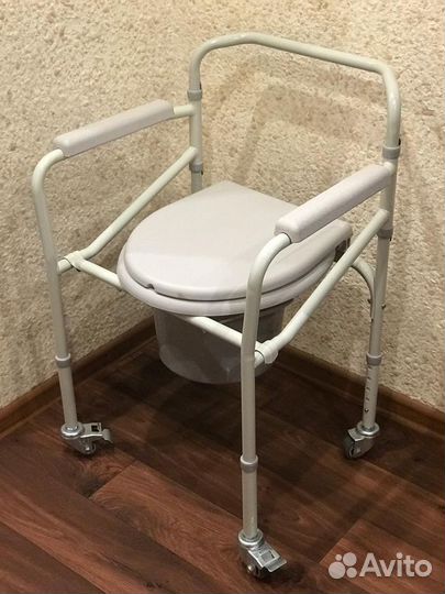 Санитарный стул